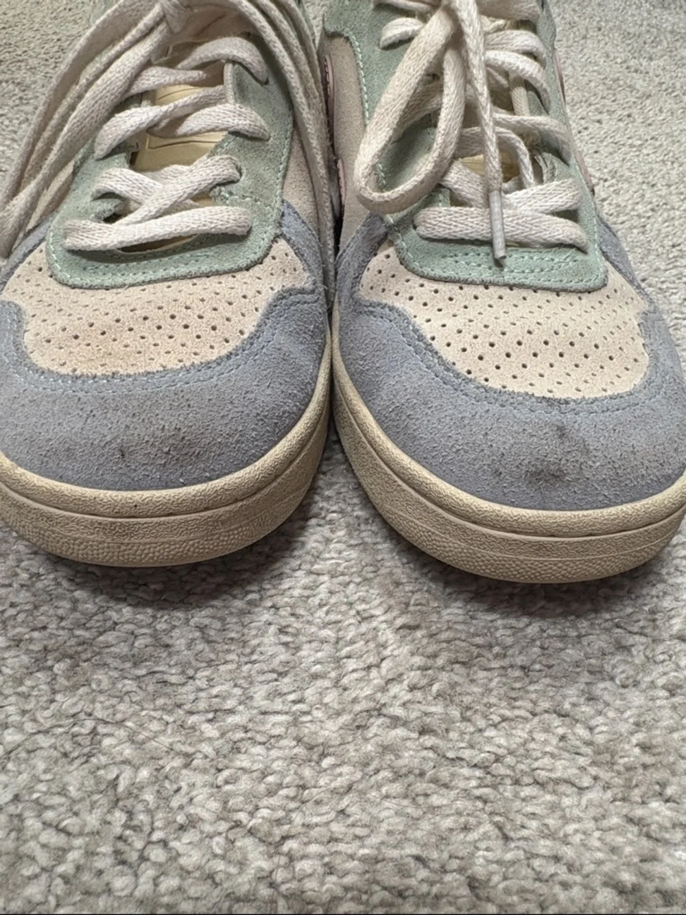 Veja Vert size 9 Low-Top Sneakers in Cream, Pastel Pink, Mint & Light Blue